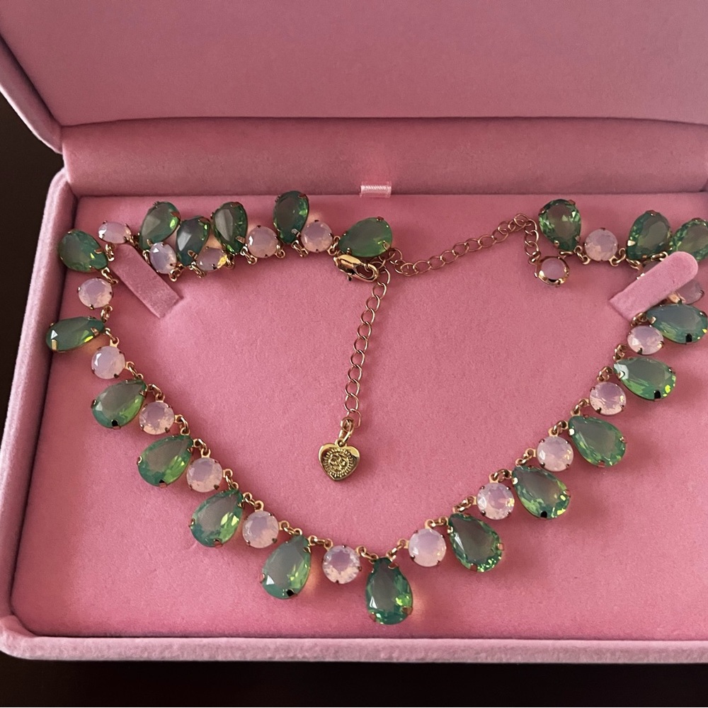 Poppy Angeloff emerald and cream crystal necklace